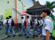 Tanpa Knalpot di Sekolah: Siswa dan Guru SMAN 1 Tengaran Kompak Jalan Kaki dan Bersepeda