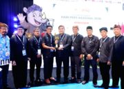 Bupati Blora Terima Trofi AK PWI Pusat di Puncak HPN 2026 Banten