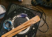 Ramalan Zodiak Hari Ini 13 Mei 2026: Asmaran dan Keuangan sedang Memburuk