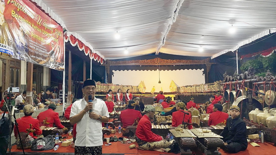 Ketua DPRD Jateng Sumanto