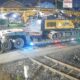 Truk Trailer Tersangkut di Perlintasan Kaligawe, Sebabkan 10 Perjalanan Kereta Alami Keterlambatan