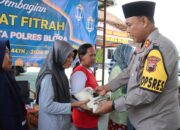 Polres Blora Bagikan 896 Paket Zakat Fitrah: Untuk Warga Sekitar hingga Pondok Pesantren