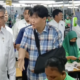 Menteri Ketenagakerjaan (Menaker) RI, Yassierli (baju putih) datangi PT HSL Star Wig, yang beralamat di Jalan Soekarno-Hatta KM 29, wilayah Desa Randugunting, Kecamatan Bergas, Kabupaten Semarang. (Bowo Pribadi/beritajateng.tv)