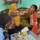 Mahasiswa Kuliah Kerja Nyata MIT-21 Posko 15 UIN Walisongo ikut membantu dalam kegiatan posyandu balita di Desa Tembok, Kecamatan Limpung, Kabupaten Batang, Jumat 6 Februari 2026. (Dok.)