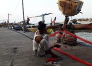 Lebaran Tanpa Melaut, Nelayan Tambaklorok Terpaksa Gadai Aset demi Penuhi Kebutuhan