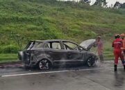 Mobil Ford EcoSport Terbakar di KM 449+ 500A Tol Semarang-Solo