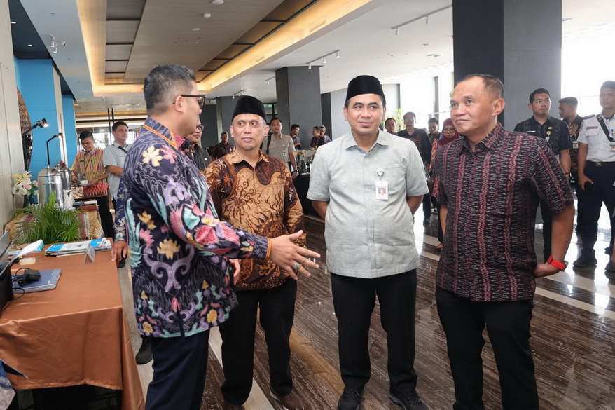 Ketua DPRD Jateng Sumanto