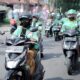 5 Tips Aman Berkendara untuk Perempuan Aktif, Tetap Fokus di Jalan