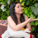 Content creator Cinta Ruhama Amelz saat membagikan cerita dugaan pemerkosaan yang dialaminya pada 2017 silam. (YouTube/Denny Sumargo)