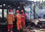 Diduga Api Kompor, Lima Warung di Bergas Hangus Terbakar dalam Hitungan Menit