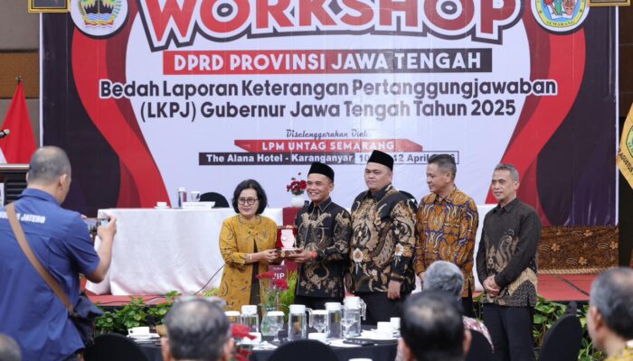 Ketua DPRD Jateng Sumanto saat pembukaan workshop peningkatan kapasitas anggota DPRD Jawa Tengah bertema bedah LKPJ 2025 di Surakarta, Jumat, 10 April 2026. (Dok.)