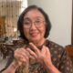 Psikolog Dra. Probowatie Tjondronegoro, M.Si, saat memberikan penjelasan terkait faktor penyebab rendahnya vasektomi dari sisi psikologis. (Yuni Esa Anugrah/beritajateng.tv)