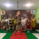 Para peserta fashion show SDN Wonotingal Semarang saat beraksi di panggung. Rabu, 22 April 2026. (Yuni Esa Anugrah/beritajateng.tv)
