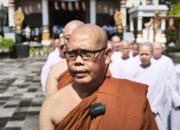 Beri Pesan Suci Waisak 2026, Bhante Cattamano: Malu Berbuat Jahat, Perdamaian Dunia Mulai dari Diri Sendiri