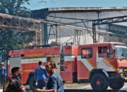 Kompleks Industri Tekstil PT AIC Bawen Terbakar, Api Melahap Bahan Baku hingga Peralatan Produksi
