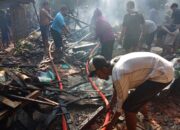 Diduga Konsleting Listrik, Rumah Kayu Jati di Blora Ludes Terbakar, Kerugian Capai Rp250 Juta