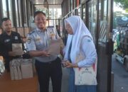 Trans Semarang Bagikan Ratusan Susu dan Berikan Promo Gratis Naik Semua Armada 