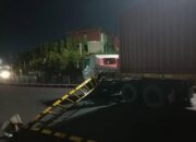 Portal Jrakah Roboh Ditabrak Truk Kontainer, Dishub Semarang Siapkan Perbaikan Total 