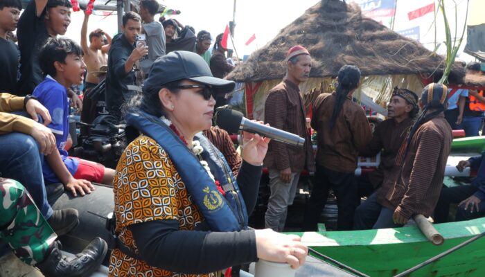 Sedekah Laut Tambaklorok Semarang Diikuti 400 Kapal, Agustina: Investasi Langit Supaya Laut Sayang Kita