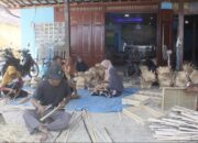 Jelang Idul Adha, Perajin Besek di Blora Kebanjiran Order Imbas Harga Plastik Naik