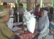 Warga Blora Antre Bantuan Pangan Bapanas, Penerima Sudah Mampu Pilih Mengundurkan Diri