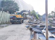 Bikin Jalan Sempit dan Ganggu Akses Warga, PKL dan Parkir Liar The Park Mall Semarang Dibongkar
