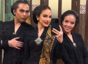 Fakta-fakta Pria Viral Pakai Kebaya Perempuan saat Kirab Malam 1 Suro Mangkunegaran 