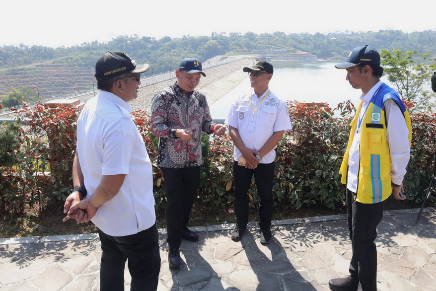 Ketua DPRD Jateng Sumanto