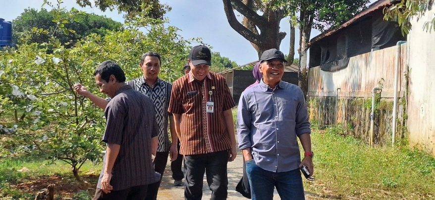 Ketua DPRD Jateng Sumanto