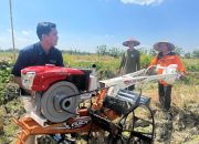 Dukung Produktivitas Petani, Bandara Ahmad Yani Semarang Berikan Bantuan Hand Tractor
