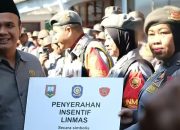 Bupati Semarang Serahkan Santunan Rp874 Juta untuk Ahli Waris Anggota Satlinmas, Jadi Percontohan Nasional