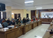 Klaim Rugi Rp1,4 Miliar, Puluhan Konsumen Tuntut Pengembalian Uang ke PT Cahaya Bumi Teknika