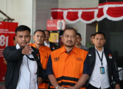 Digelandang Pakai Rompi Oranye, Bupati Pemalang Anom Widiyantoro Bantah Terlibat Jual Beli Jabatan