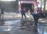 Tumpahan Solar Resahkan Pengendara di Blora, Damkar Langsung Semprot Permukaan Jalan