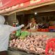 pedagang ayam potong di pasar peterongan
