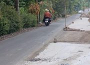 Pengelola Galian C Mulai Perbaiki Jalan Rusak di Desa Tlompakan, 18 Titik Sudah Ditangani