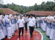 Pantau MPLS di Cilacap, Wagub Taj Yasin Ajak Siswa Rancang Rencana Masa Depan