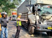 Diduga Hilang Konsentrasi, Truk Wing Box Tabrak Truk di JLS Salatiga