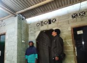 20 Tahun Terangi Rumah dengan Sentir, Keluarga Muhroji Kini Bisa Menikmati Listrik