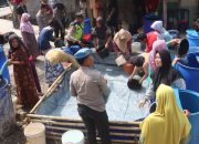 Terdampak Kemarau, 870 Warga Desa Kedungringin Semarang Terima Bantuan 13 Ribu Liter Air Bersih