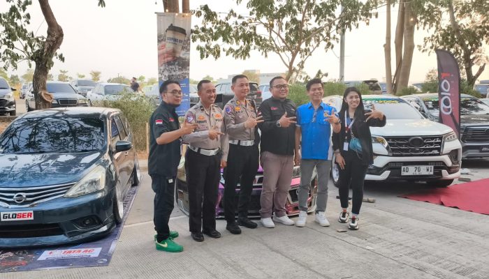 Genap Satu Dekade, KOSMOS Semarang Peringati HUT RI dengan Konvoi Merah Putih dan Kontes Mobil