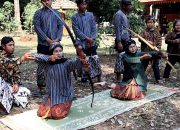 Jemparingan di Omah Alas Kandri Gunungpati, Gen Z Diajari Latih Fokus hingga Tata Hati