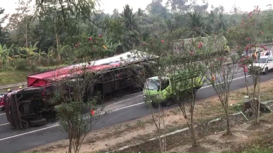 Truk Tol Semarang-Solo