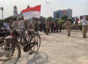 Kostum Pejuang dan Sepeda Tua Warnai Upacara HUT ke-81 RI di Tugu Muda Semarang