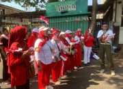 Pendukung Sudewo Pakai Kostum Merah Putih Kawal Sidang di Pengadilan Tipikor Semarang