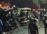 Truk Tronton Diduga Rem Blong di JLS Salatiga, 1 Pemotor Tewas