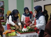 Emak-Emak di Blora Adu Kreativitas Hias Tumpeng Kemerdekaan, Setiap Sajian Punya Filosofi