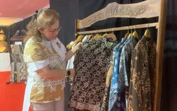 Batik Pewarna Alam Malon di MTQ Nasional Semarang