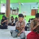 Mengenali Emosi, Membangun Relasi: Tim PKM-PM Unnes Dampingi Remaja PSAA Al Hidayah