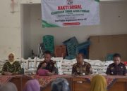 HUT ke-81 Kejaksaan RI, Kejati Jateng dan Kejari Semarang Salurkan 250 Kantong Beras ke Warga Terdampak Rob di Genuk